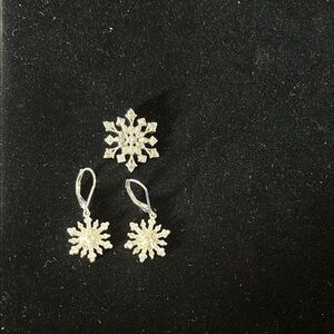 Elegant Silver Snowflake Jewelry Set